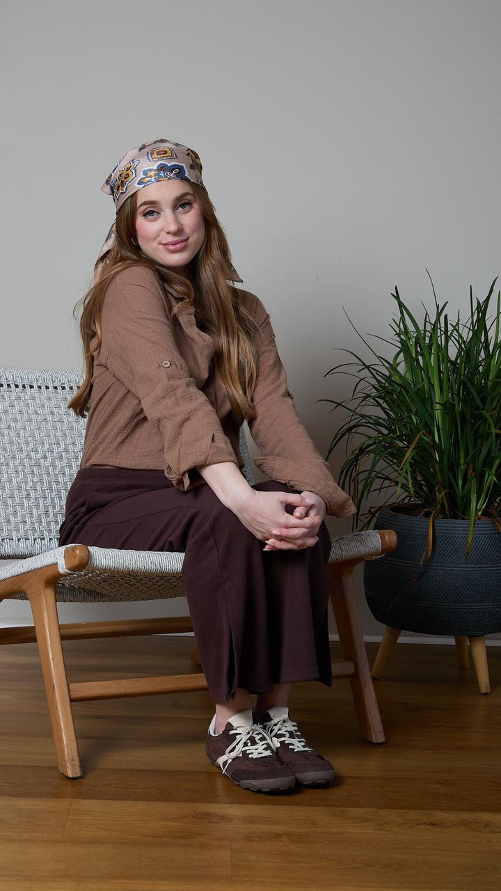 מכנס סריג להריון ולאחרי לידה | חליפת ״אלה״ | חום- שוקולד