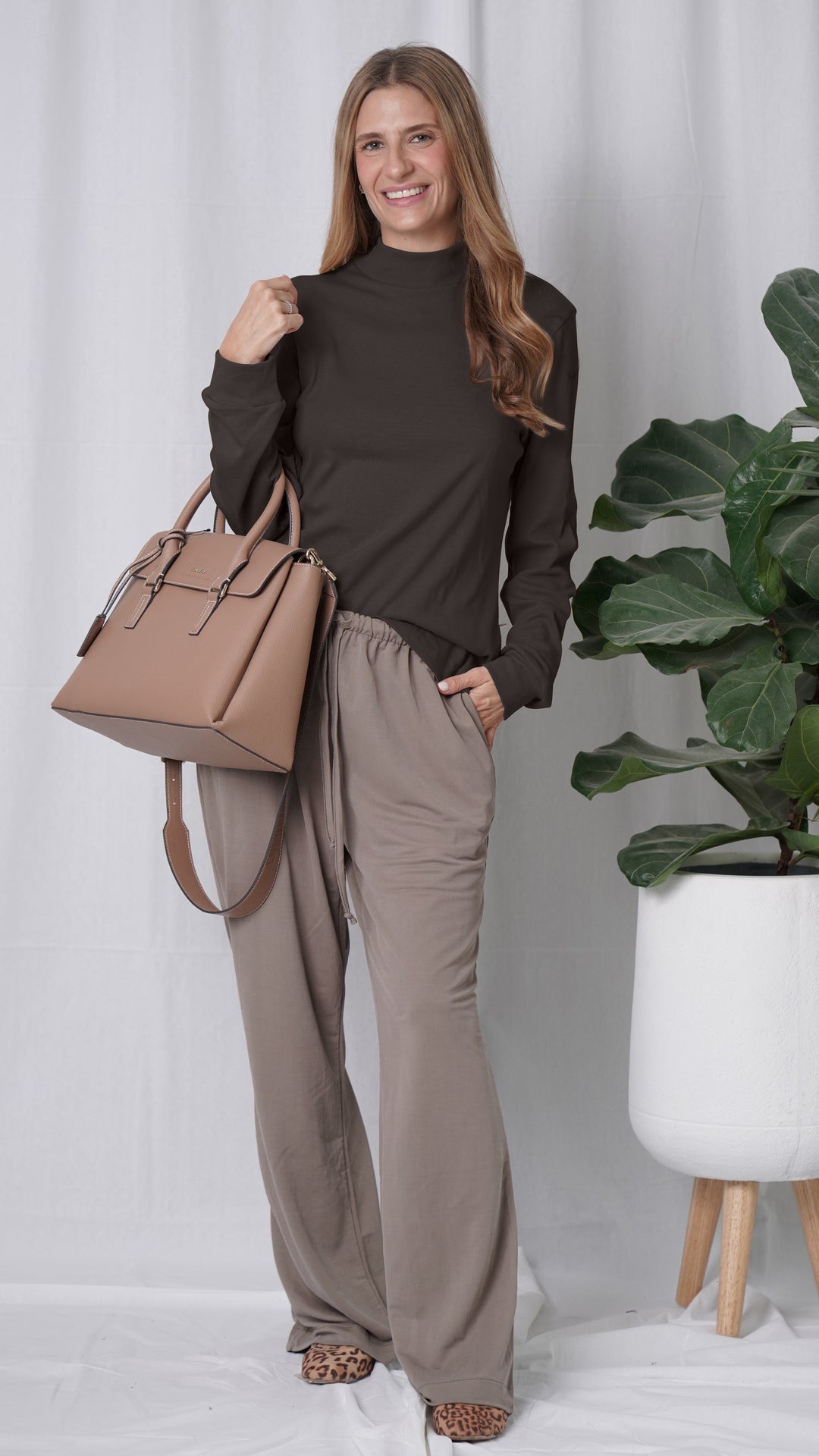 חולצת הנקה עם רוכסנים משני הצדדים| חום